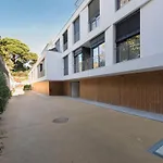 Lovelystay - Primrose 2br Flat With Free Parking, Ac And Balcony Lejlighed