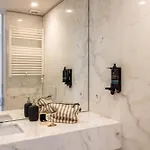 Lovelystay - Primrose 2br Flat With Free Parking, Ac And Balcony Lejlighed Porto
