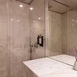 Lejlighed Lovelystay - Primrose 2br Flat With Free Parking, Ac And Balcony