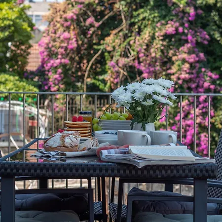 Lovelystay - Primrose 2br Flat With Free Parking, Ac And Balcony Lejlighed