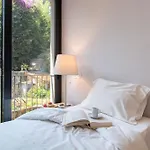 Apartman Lovelystay - Primrose 2br Flat With Free Parking, Ac And Balcony Porto