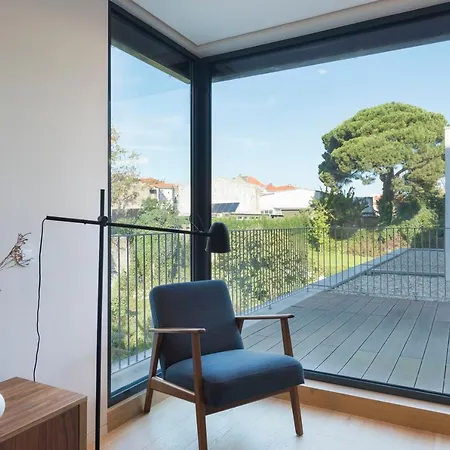 Lovelystay - Primrose 2br Flat With Free Parking, Ac And Balcony Apartment *
