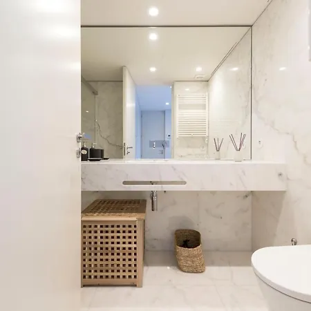 Lovelystay - Primrose 2br Flat With Free Parking, Ac And Balcony Apartment *