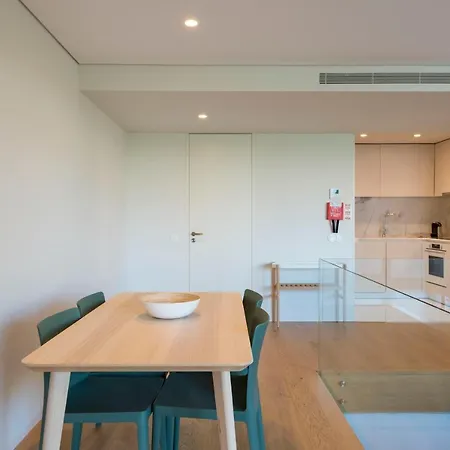 Lovelystay - Primrose 2br Flat With Free Parking, Ac And Balcony Porto