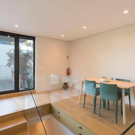 Lovelystay - Primrose 2br Flat With Free Parking, Ac And Balcony Apartment Porto