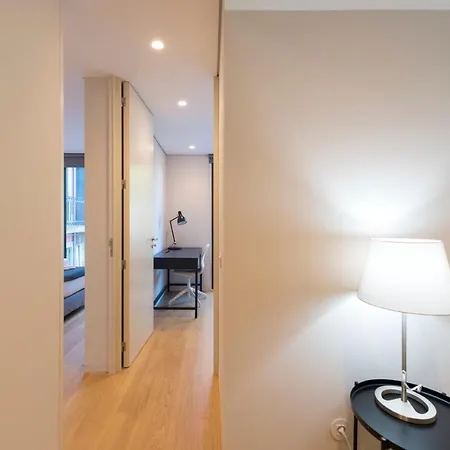 Lovelystay - Primrose 2br Flat With Free Parking, Ac And Balcony Apartment *