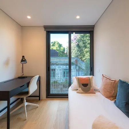 Lovelystay - Primrose 2br Flat With Free Parking, Ac And Balcony Apartment