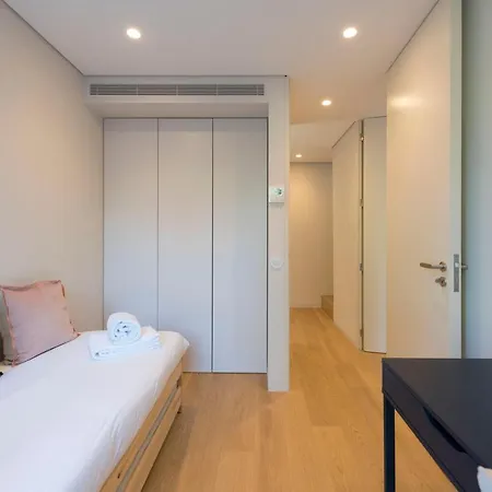 Lovelystay - Primrose 2br Flat With Free Parking, Ac And Balcony