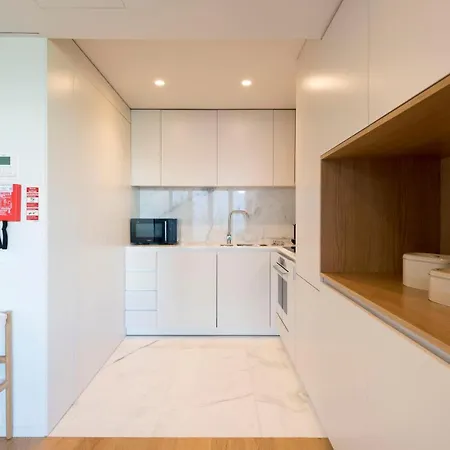 Lovelystay - Primrose 2br Flat With Free Parking, Ac And Balcony