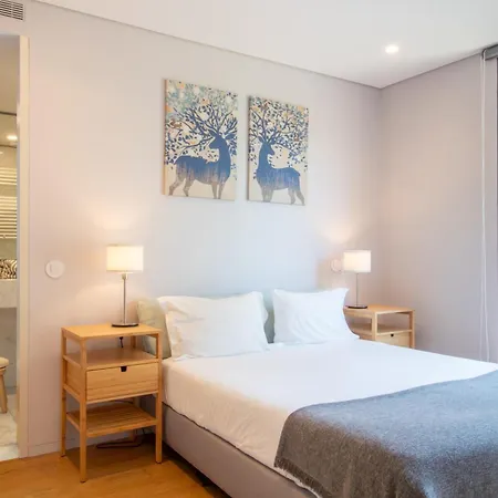 Lovelystay - Primrose 2br Flat With Free Parking, Ac And Balcony Apartman