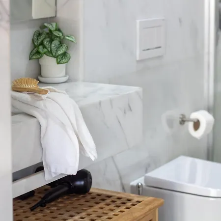 Lovelystay - Primrose 2br Flat With Free Parking, Ac And Balcony * Oporto