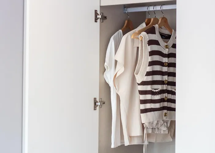 Lovelystay - Primrose 2br Flat With Free Parking, Ac And Balcony