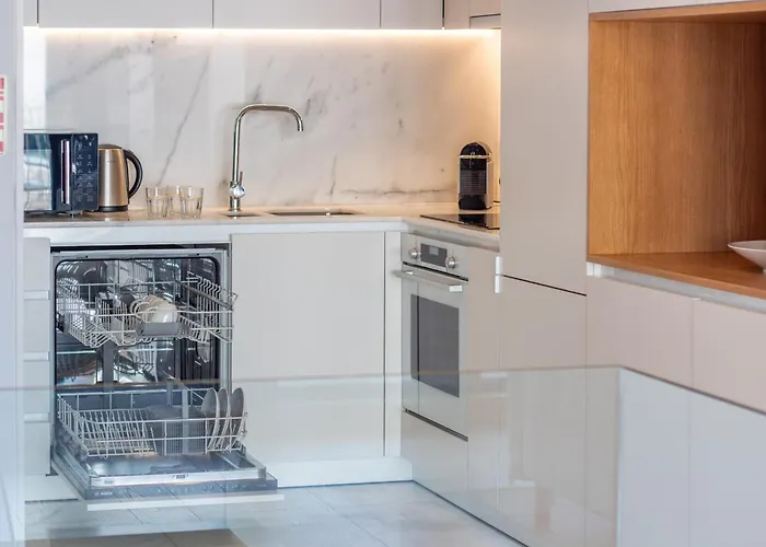 Διαμέρισμα Lovelystay - Primrose 2br Flat With Free Parking, Ac And Balcony *