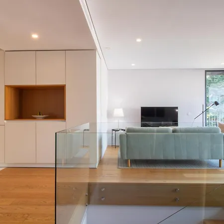 Lovelystay - Primrose 2br Flat With Free Parking, Ac And Balcony Apartment Porto