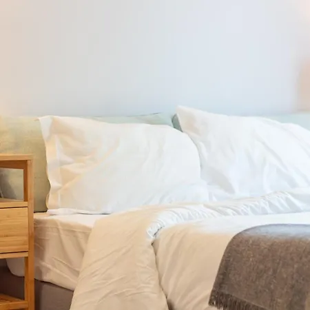 Apartment Lovelystay - Primrose 2br Flat With Free Parking, Ac And Balcony *