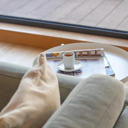 Apartment Lovelystay - Primrose 2br Flat With Free Parking, Ac And Balcony