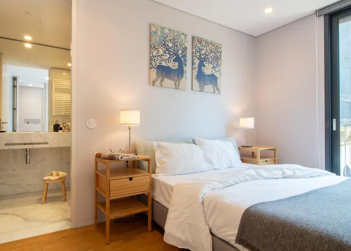Apartman Lovelystay - Primrose 2br Flat With Free Parking, Ac And Balcony Porto