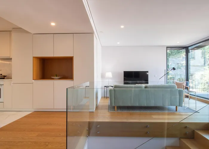 Lovelystay - Primrose 2br Flat With Free Parking, Ac And Balcony Apartman Porto