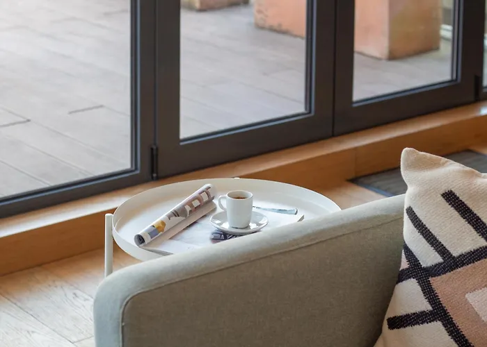 Lovelystay - Primrose 2br Flat With Free Parking, Ac And Balcony Apartman