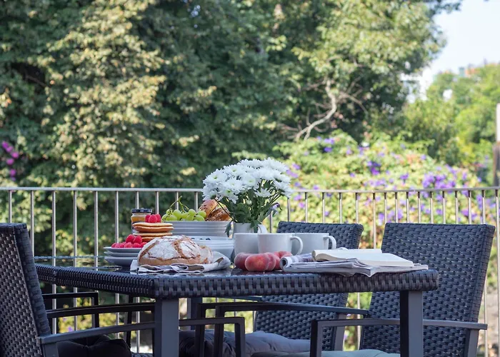 Lovelystay - Primrose 2br Flat With Free Parking, Ac And Balcony